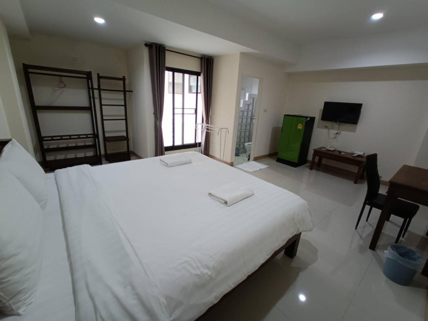 Canary House Rachawong คานารี่ เฮ้าส์ ราชวงศ์ Чиангмай Екстериор снимка