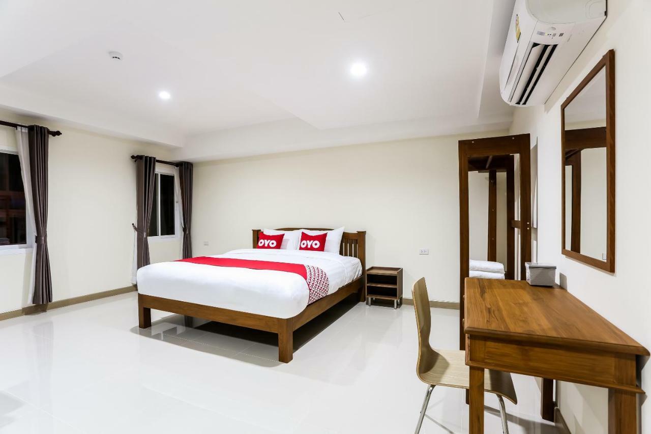 Canary House Rachawong คานารี่ เฮ้าส์ ราชวงศ์ Чиангмай Екстериор снимка